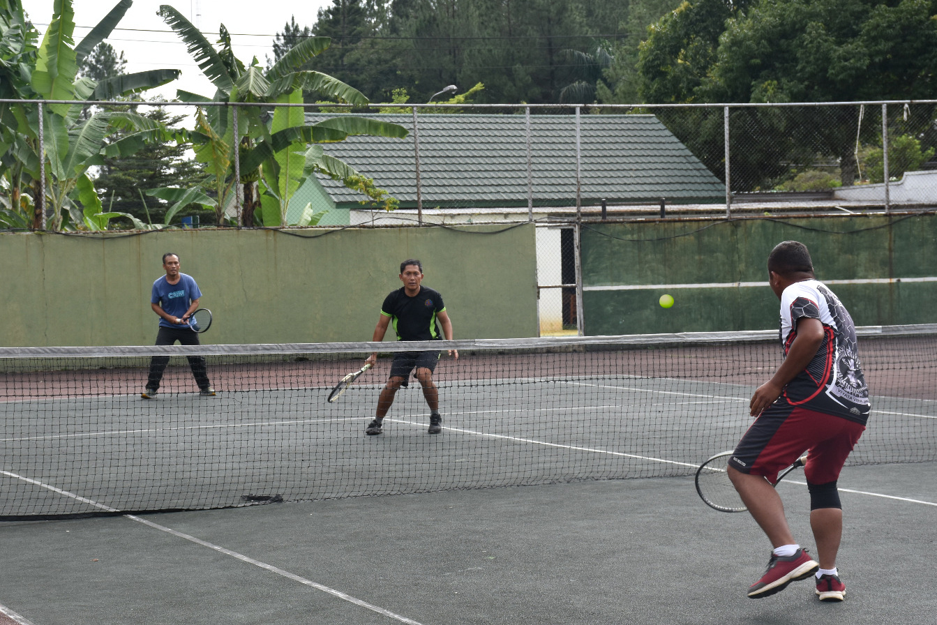 Tenis Lapangan Untuk Tingkatkan Detak Jantung dan Pernapasan